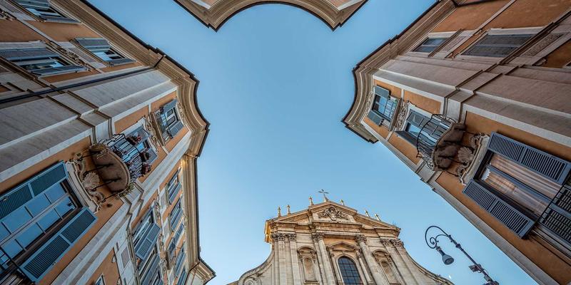 屋顶绿化设计与施工：上海育林融合园林绿化与日式园林的关键实践